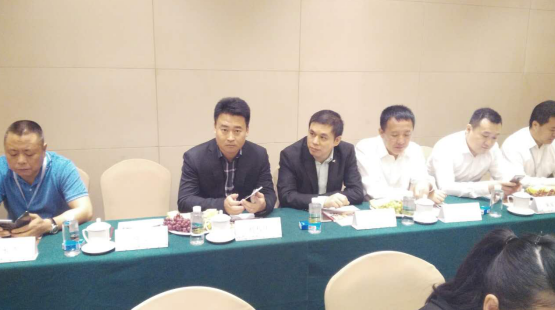 仟億達(dá)作為龍商會(huì)成員，積投身節(jié)能環(huán)保能源事業(yè)，利用生物質(zhì)多聯(lián)產(chǎn)、碳交易等業(yè)務(wù)為龍江做貢獻(xiàn)，助力龍江經(jīng)濟(jì)發(fā)展。
