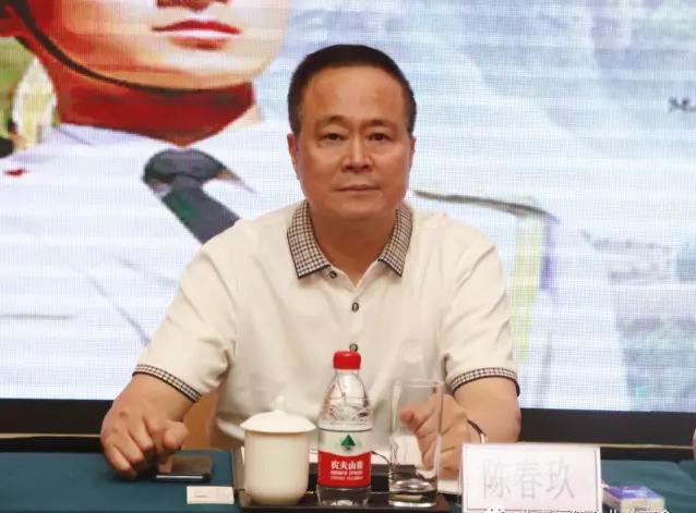 北京福建企業(yè)總商會黨委書記、會長陳春玖